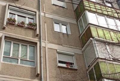 Apartament cu 3 camere decomandat în Sud