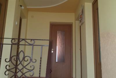 Casă cu 4 camere cu Teren 200 Mp în Central - 9