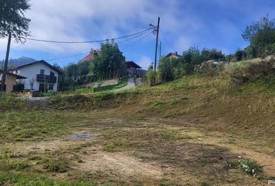 Teren de 1636 mp, în Central - 3