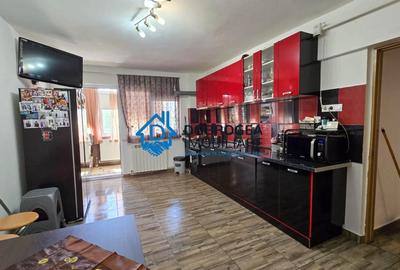 Apartament cu 4 camere decomandat, mobilat în C5 - 2