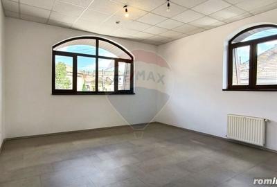 Spațiu comercial, de 190 mp, în Central - 11