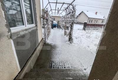 Casă cu 4 camere cu Teren 1700 Mp în Surduc - 1