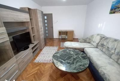 Apartament cu 2 camere decomandat, mobilat în Calea Dumbrăvii