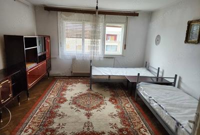 Apartament cu 3 camere decomandat în Bălcescu