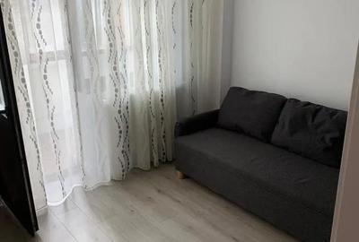 Apartament cu 3 camere semidecomandat în Central - 1