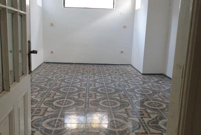 Casă cu 4 camere în Central - 6