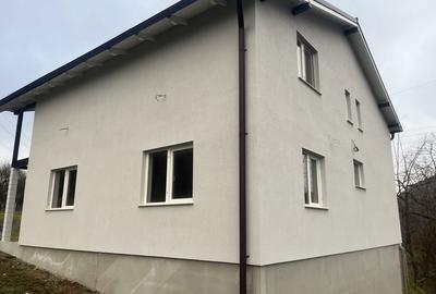 Casă cu 4 camere în Bejan - 3