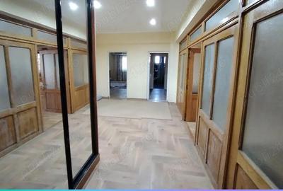Apartament cu 4 camere decomandat în Hala Centrală - 2