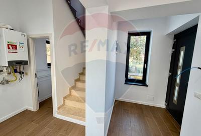 Casă cu 4 camere cu Canalizare în Nord - 10