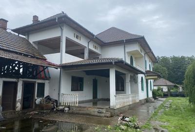 Casă individuală cu 5 camere cu Teren 1381 Mp în Costești - 3