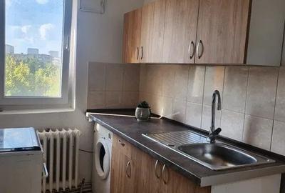 Apartament cu 2 camere, decomandat, etajul 3/4, zona Podu Ros - 5