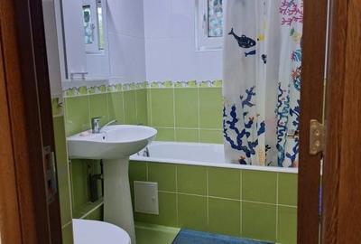 Apartament cu 2 camere semidecomandat, mobilat în Decebal - 10
