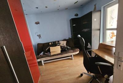 Casa 4 camere - curte 400mp Sector 4 - Luica -Giurgiului -Piata Resita Casa 4 camere - curte 400mp Sector 4 - Luica -Giurgiului -Piata Resita - 12