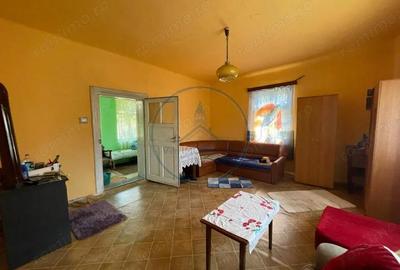 Casă cu 3 camere cu Teren 1400 Mp în Central
