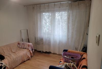 Apartament cu 3 camere semidecomandat în Eroii Revoluției - 1