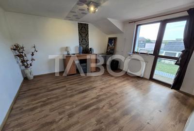 Casa de vanzare cu 6 camere 2 parcari curte libera 200 mp in Selimbar - 11