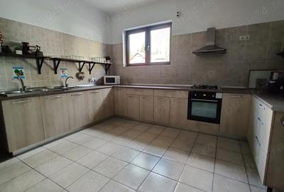Spațiu comercial, de 502 mp, în Central - 4