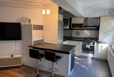 Apartament cu 3 camere decomandat în Podu Roș - 5
