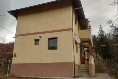 Comarnic vila  2010 P+1+pod,mobilata,utilata, teren 1811mp imprejmuit - 1