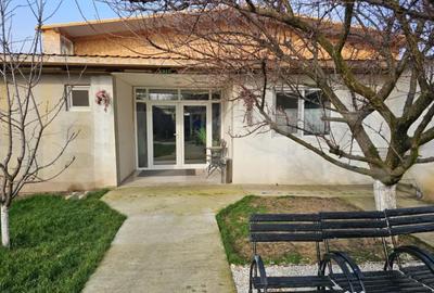 Casă cu 7 camere cu Teren 1000 Mp în Central - 15