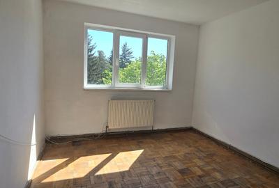 Apartament cu 4 camere semidecomandat în Aleea Trandafirilor - 9