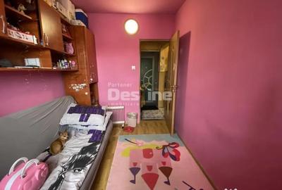 Apartament cu 3 camere decomandat în Florilor - 3