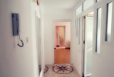 Apartament cu 2 camere semidecomandat în Central - 1