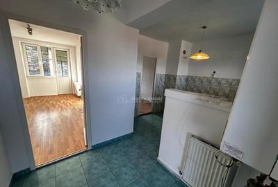 Resita, 2 Cam., Decom.Mobilat, Utilat - 9