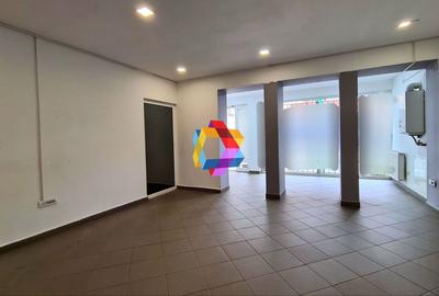 Spațiu comercial, de 35 mp, în Tractorul - 2