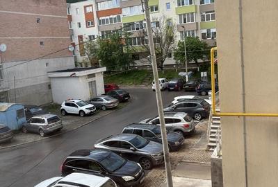 Apartament cu 4 camere decomandat în Coman - 8