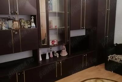 Vand apartament doua camere