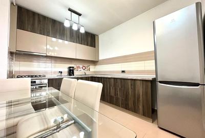 Apartament cu 2 camere, mobilat în Tractorul - 5