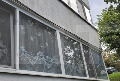 Apartament cu 2 camere, parter inalt cu balcon, cartierul Si - 6