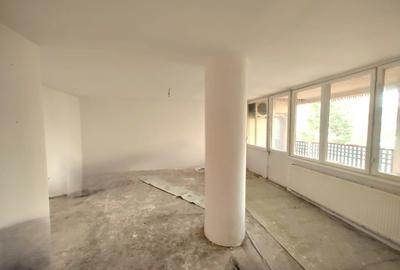 Apartament cu 3 camere decomandat în 13 Decembrie - 21