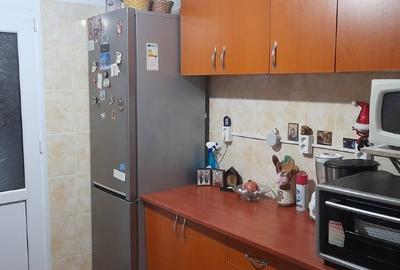 Apartament cu 2 camere semidecomandat în Km 4-5