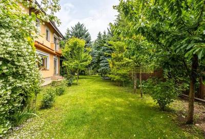 Casă cu 6 camere cu Teren 1000 Mp în Snagov