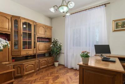 Casă individuală cu 9 camere cu Canalizare în Parcul Circului - 10