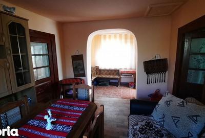 Casă cu 4 camere cu Teren 7720 Mp în Șirna - 1