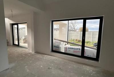 Casă cu 4 camere în Central - 2