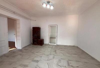 Lugoj, Casa, Teren 851 Mp., Zona Pietei, SemiCentral Lugoj, Casa, Teren 851 Mp., Zona Pietei, SemiCentral - 2