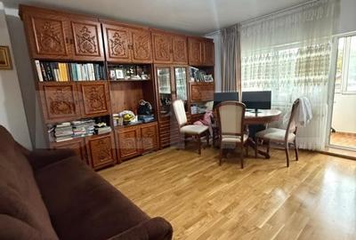Apartament de vanzare, cu 2 camere, 60 mp, zona Sala Sporturilor, etaj 1/4 - 4