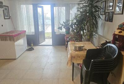 Casă în Zăvoi - 11