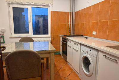 Oferim spre închiriere apartament cu 3 camere str Mircea - 13