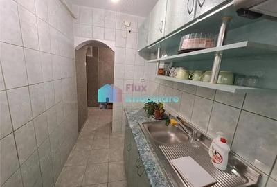 Apartament cu 3 camere semidecomandat în George Enescu