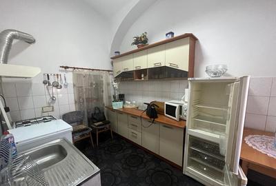 Inchiriez apartament 3 camere zona Boul Rosu - ID : RH-41310-property - 5