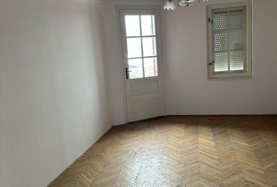 Casă cu 5 camere cu Teren 1000 Mp în Solovăstru - 7