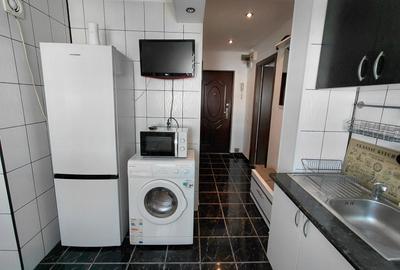 Apartament cu 3 camere decomandat în Berceni - 2