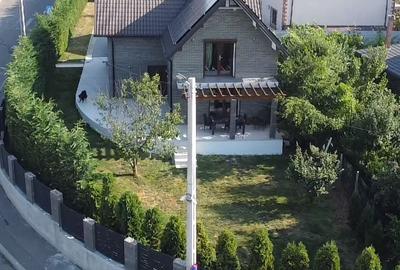Casă cu 4 camere în Central