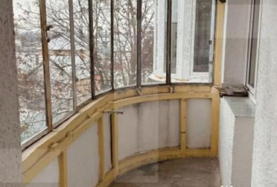 Apartament cu 4 camere decomandat în Alfa