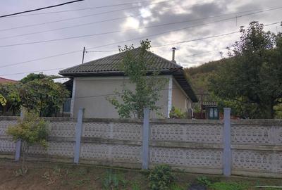 Casă cu 3 camere decomandat în Babadag - 8